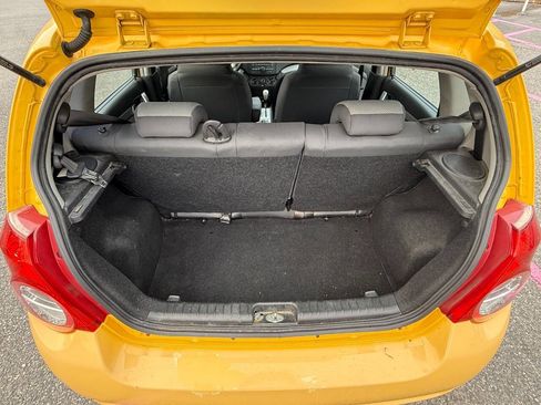 Used 2011 Chevrolet Aveo5 LT w/ Power and Convenience Package image 11