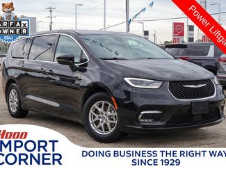 Used 2023 Chrysler Pacifica Touring-L FWD video 1