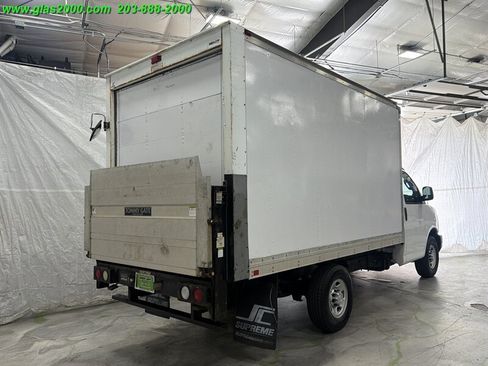 Used 2016 Chevrolet Express 3500 RWD image 8