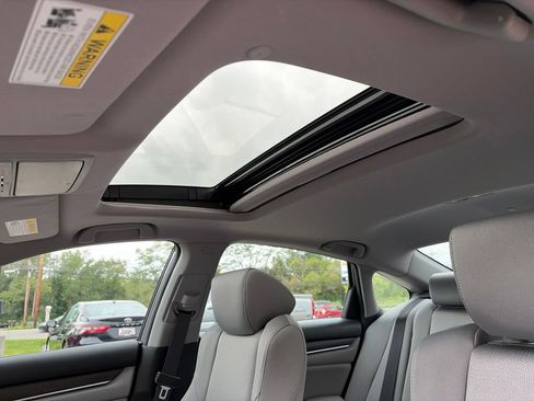 Used 2020 Honda Accord EX image 36