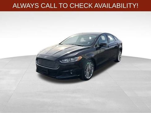 Used 2015 Ford Fusion SE w/ Equipment Group 202A image 3