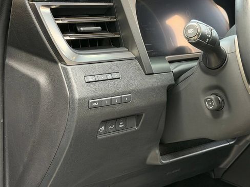 Used 2024 Lexus GX 550 AWD/4WD image 25