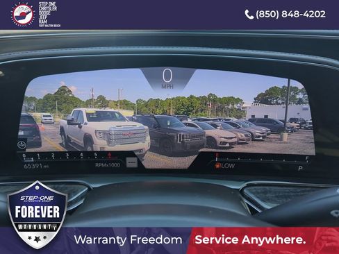 Used 2021 Cadillac Escalade Premium Luxury RWD image 42