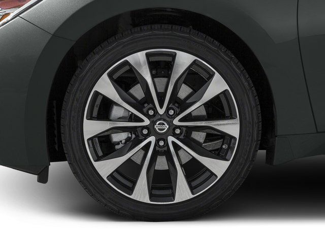 Used 2017 Nissan Maxima SR w/ Midnight Edition FWD image 14
