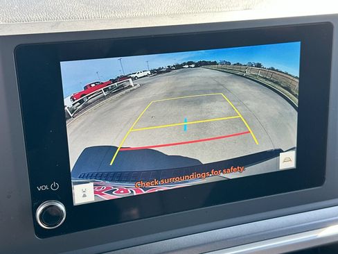 Used 2025 Toyota 4Runner SR5 AWD/4WD image 17