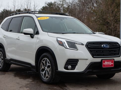 Used 2023 Subaru Forester Premium image 8
