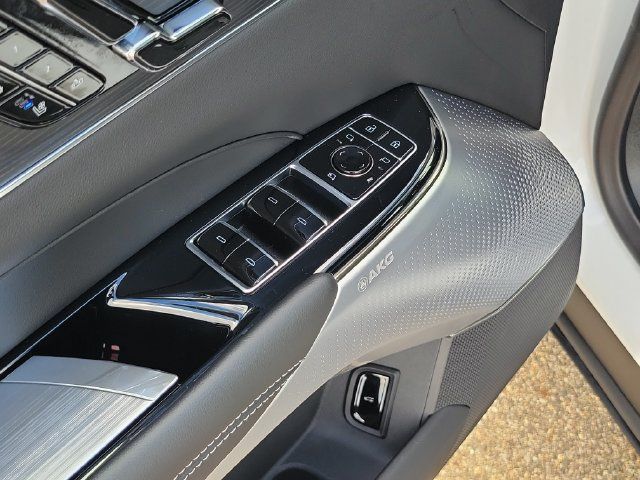 Certified 2024 Cadillac Lyriq Luxury w/ LPO, Floor Liner Package AWD/4WD image 9