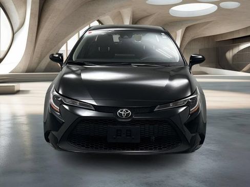 Used 2022 Toyota Corolla LE w/ LE Convenience Package FWD image 2