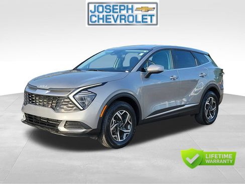 Used 2024 Kia Sportage LX AWD/4WD image 2
