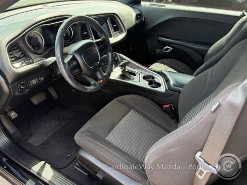 Used 2020 Dodge Challenger SXT RWD image 9
