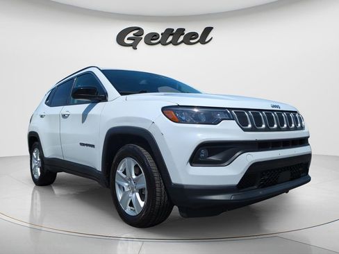 Used 2022 Jeep Compass Latitude FWD image 2