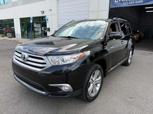 Used 2012 Toyota Highlander Limited w/ Tow Pkg AWD/4WD image 4