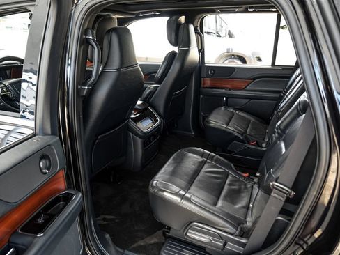 Used 2022 Lincoln Navigator Reserve AWD/4WD image 40