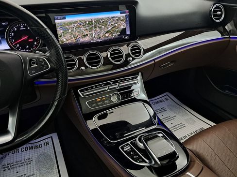 Used 2018 Mercedes-Benz E 400 4MATIC Sedan image 17
