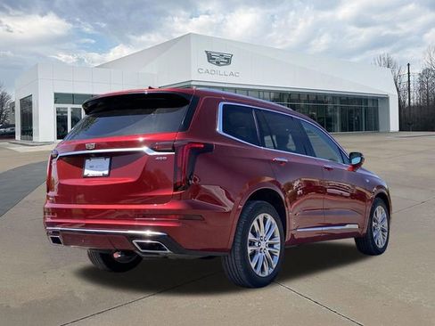 Used 2023 Cadillac XT6 Premium Luxury w/ Technology Package image 2