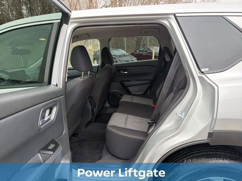 Used 2025 Nissan Rogue SV image 10