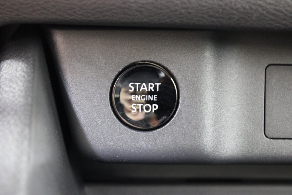 Used 2024 Nissan Rogue SV AWD/4WD image 12