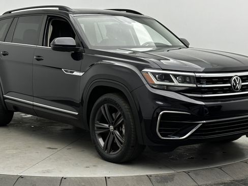 Used 2021 Volkswagen Atlas SE w/ Panoramic Sunroof Package image 3