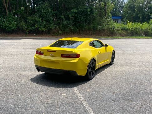 Used 2016 Chevrolet Camaro LT RWD image 5