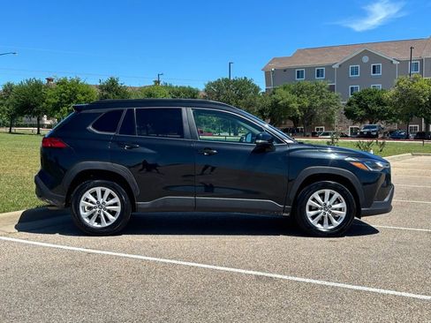 Used 2024 Toyota Corolla Cross LE AWD/4WD image 5