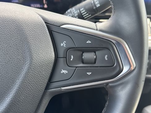 Used 2025 Chevrolet Trax LT w/ Driver Confidence Package FWD image 31