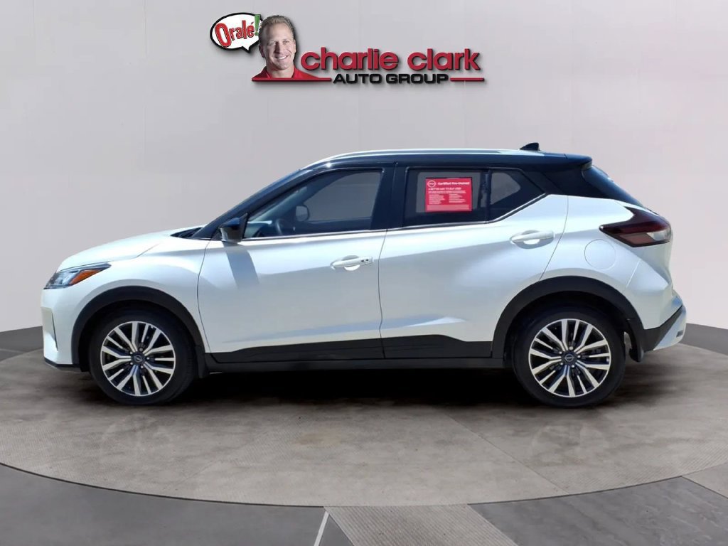 Used 2024 Nissan Kicks SV FWD image 2