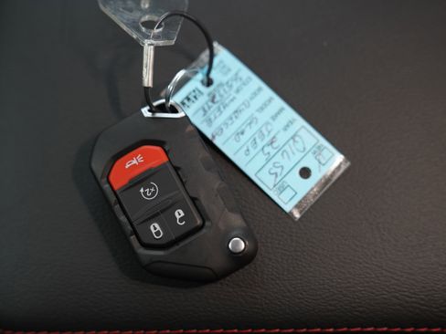 New 2025 Jeep Gladiator Rubicon w/ Safety Group image 27