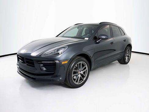 Certified 2025 Porsche Macan AWD/4WD image 1