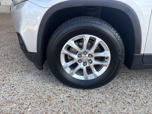 Used 2020 Chevrolet Traverse LS FWD image 32