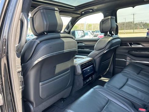 Used 2023 Jeep Grand Wagoneer Series II w/ Flexible Seating Group AWD/4WD image 40