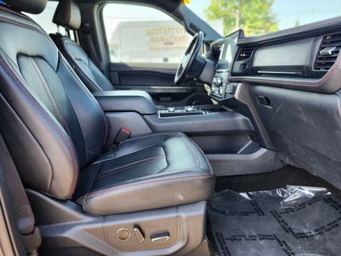 Used 2022 Ford Expedition Limited AWD/4WD image 11