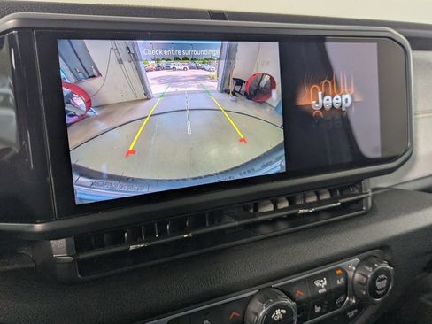 Used 2025 Jeep Wrangler Unlimited Sport AWD/4WD image 19