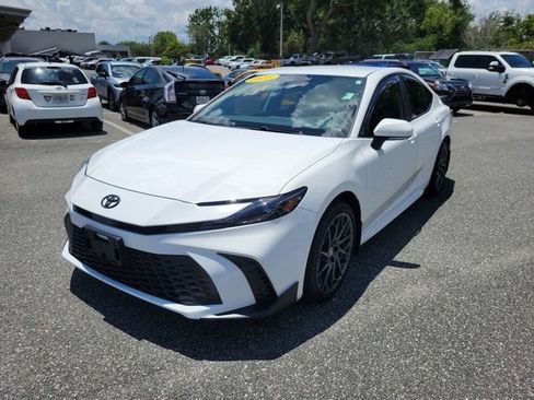 Used 2025 Toyota Camry SE AWD/4WD image 14