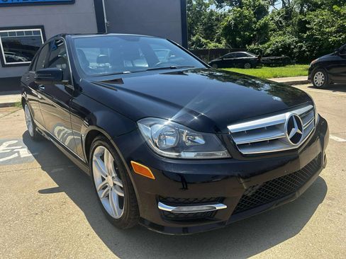 Used 2013 Mercedes-Benz C 250 Sedan image 3
