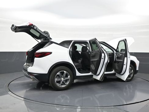 Used 2023 Chevrolet Blazer LT FWD image 28