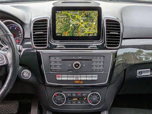 Used 2018 Mercedes-Benz GLE 350 4MATIC image 19