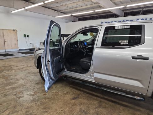 Used 2023 Toyota Tundra SR AWD/4WD image 9