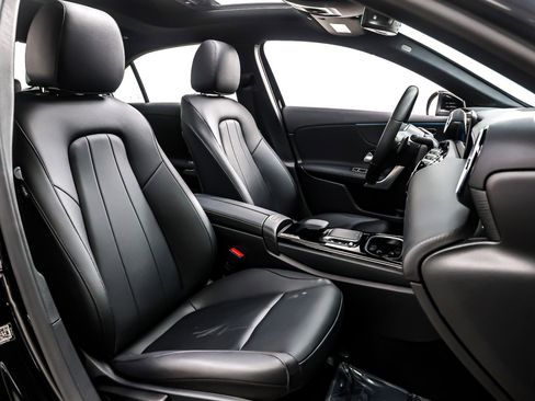 Used 2022 Mercedes-Benz A 220 image 6