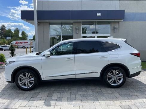 Used 2024 Acura MDX SH-AWD image 3