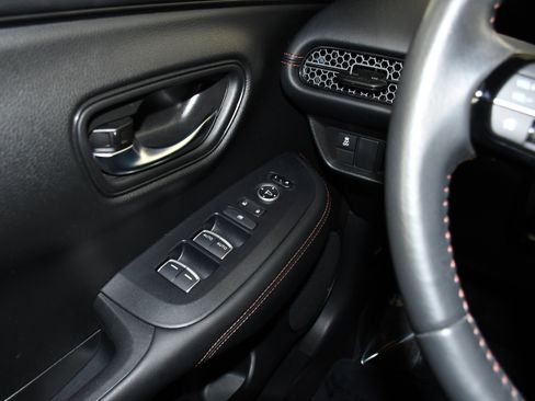 Certified 2023 Honda HR-V Sport image 33