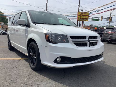 Used 2019 Dodge Grand Caravan GT FWD image 1