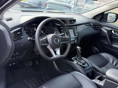 Used 2022 Nissan Rogue Sport SL AWD/4WD image 16