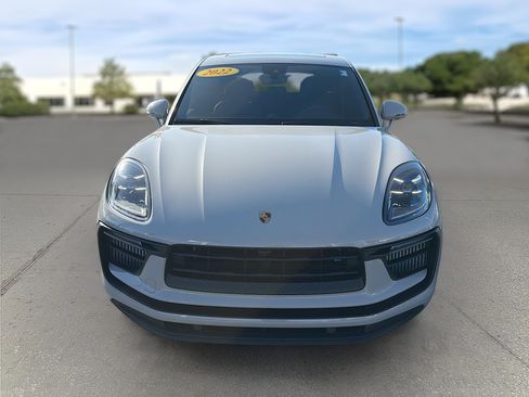 Used 2022 Porsche Macan S image 2