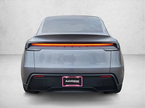 Used 2026 Tesla Model Y Long Range image 8