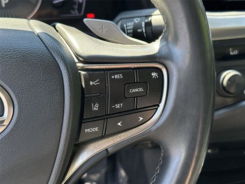 Used 2020 Lexus ES 300h w/ Accessory Package 2 image 24