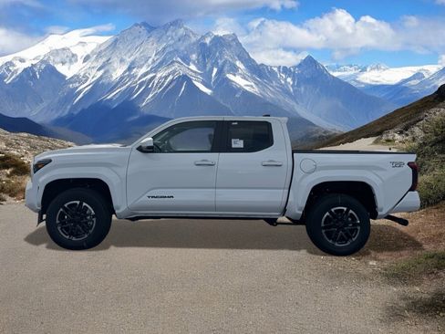 Certified 2026 Toyota Tacoma TRD Sport image 2