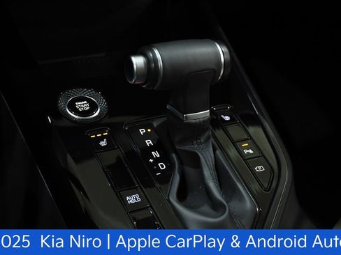 Certified 2025 Kia Niro EX FWD image 23