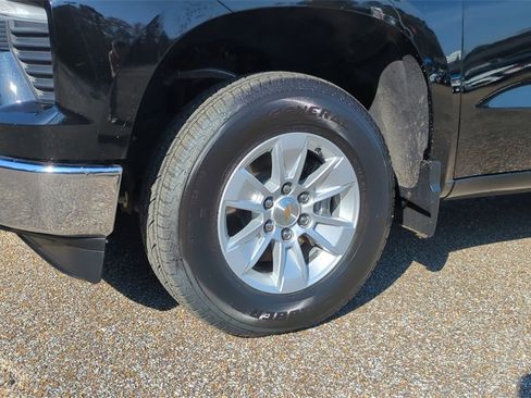 Used 2025 Chevrolet Silverado 1500 LT image 9