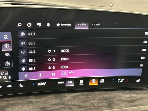 Used 2025 Audi Q5 Premium w/ Convenience Package image 17