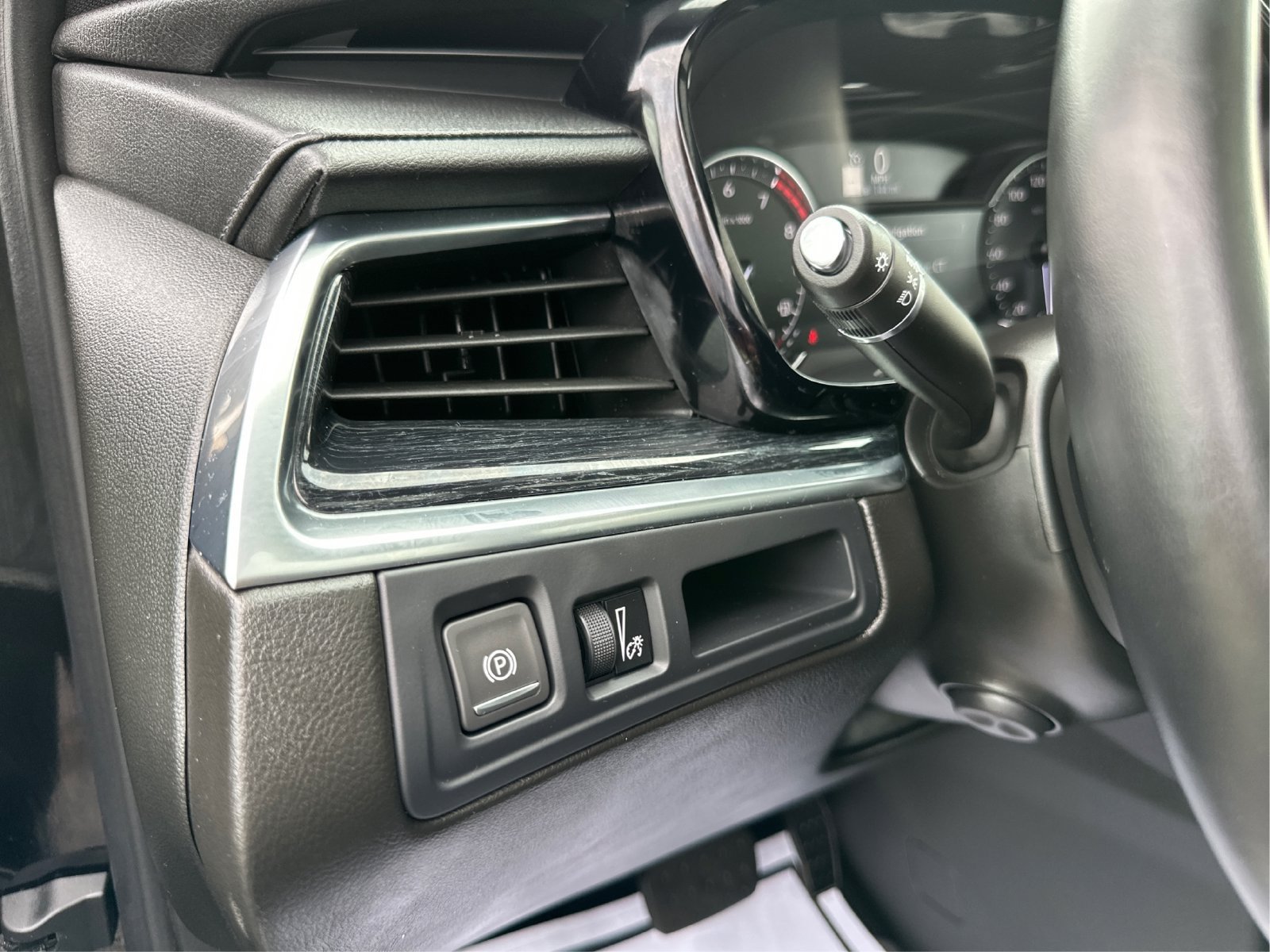 Certified 2025 Cadillac XT5 Premium Luxury AWD/4WD image 19
